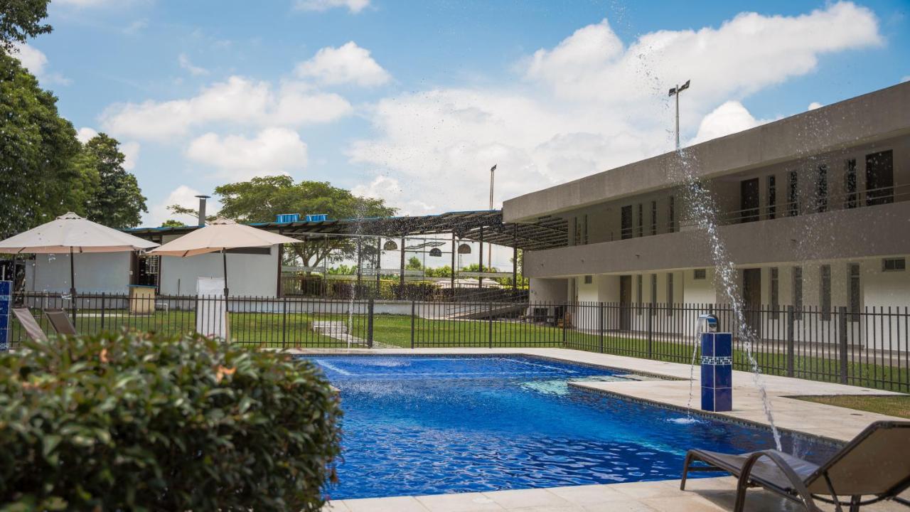 Hotel Palo Grande Cf Pereira Combia Baja Exterior foto